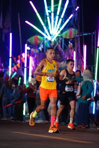 BIB: 4095, 41232
                            <button type="button" onclick="openModal(20248512)" class="btn btn-primary btn-sm float-right btn-popup" data-toggle="modal" data-target=".modal-high-quality">
                        <i class="fas fa-shopping-cart"></i> Add to Cart
                    </button>
                                            <button type="button" onclick="isThisMe(20248512, true)" class="btn btn-success btn-sm float-right btn-popup btn-isme hidden" data-toggle="tooltip" data-placement="bottom" title="นี่คือรูปของคุณใช่ไหม คลิกที่นี่เพื่อเอาเข้าอัลบั้ม">
                        <i class="fas fa-plus"></i> Add to album
                    </button>
                    <button type="button" onclick="isThisMe(20248512, false)" class="btn btn-warning btn-sm float-right btn-popup btn-isnotme hidden">
                        <i class="fas fa-ban"></i> Remove from album
                    </button>